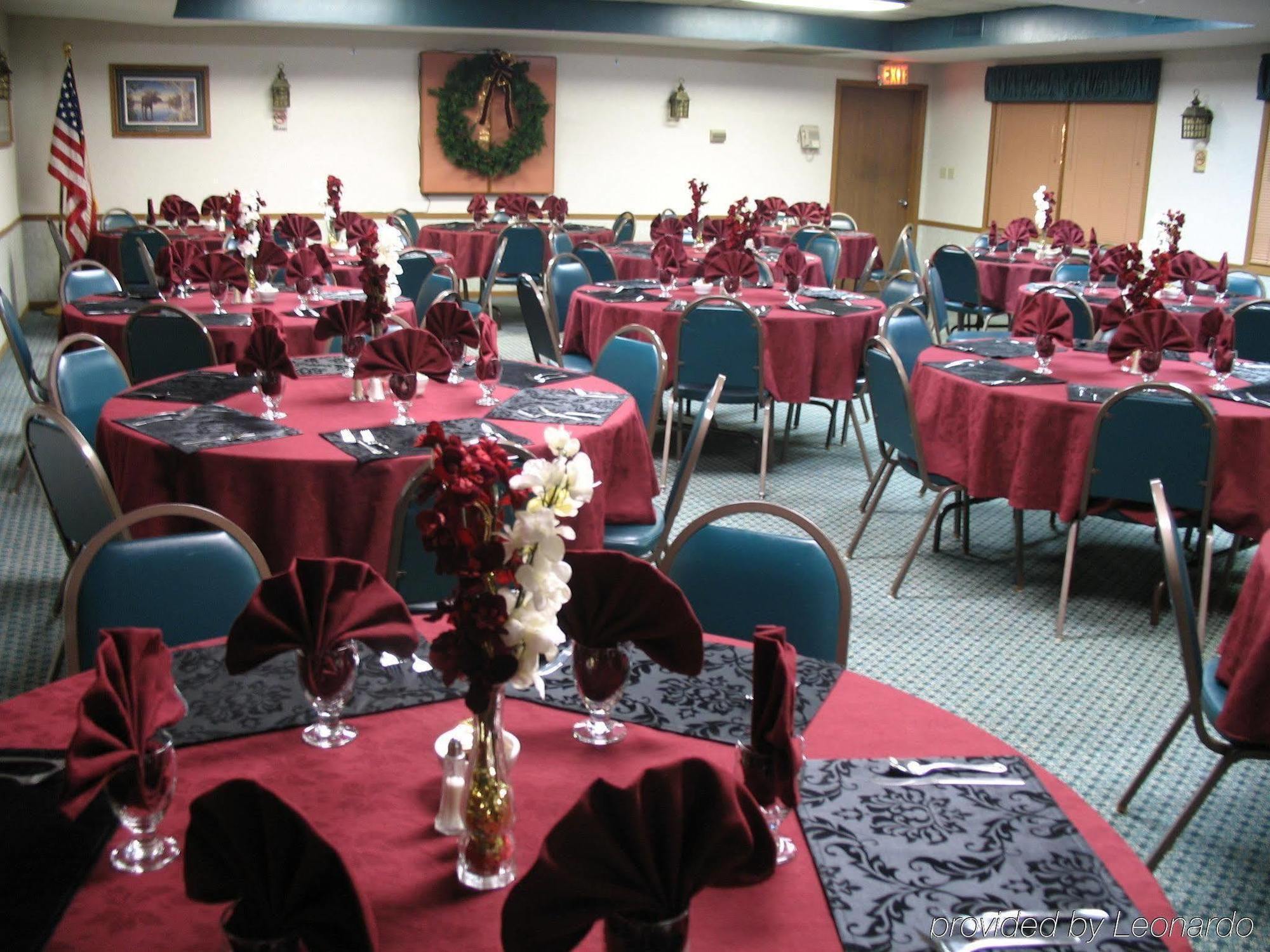 Shawano Four Seasons Resort Restoran fotoğraf